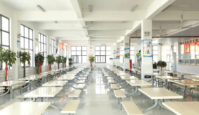 峨眉山市旅游学校食堂条件怎么样