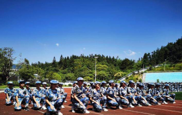 咸丰县高乐山镇初级中学环境