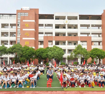 莲塘镇香枫小学环境