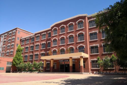 平乡县新世纪英才学校环境