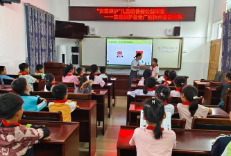 信宜市朱砂镇新圩小学环境