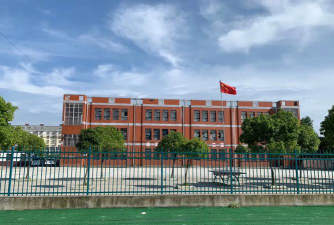 大江镇伍时畅纪念小学环境