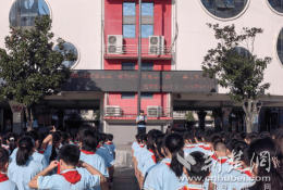 十堰市张湾区车城街办镜潭小学环境