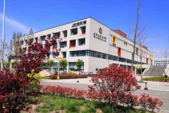 创业农场中学户外活动场地