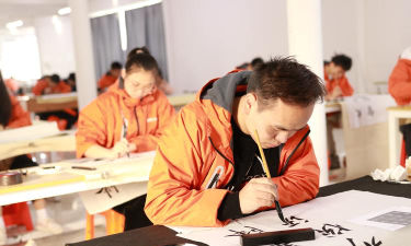 若羌县星禾神墨艺术培训有限公司户外活动场地