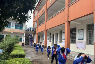 阳山县阳城镇闪光教学点户外活动场地