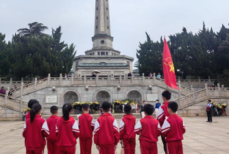 长沙市开福区国庆小学户外活动场地