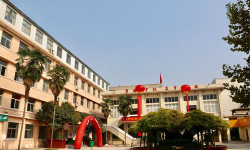 陕西幼师商贸技工学校户外活动场地
