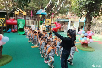 龙腾社区幼儿园户外活动场地