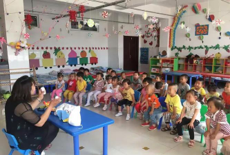 赤峰市元宝山区美丽河镇中心幼儿园户外活动场地
