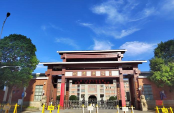 保山市昌宁县明德中学户外活动场地