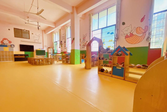 增城市清华幼儿园户外活动场地