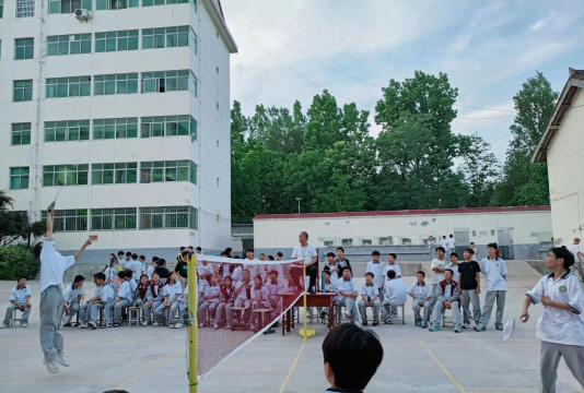 河北沧州任丘市永丰路永丰中学户外活动场地