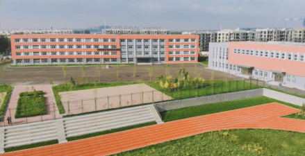 85中学户外活动场地