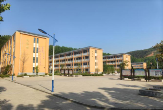 江油市新兴学校阅读区