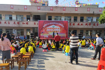 渠县蔡和乡中心学校阅读区