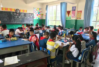 思茅港镇中心小学阅读区
