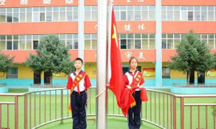 莱西市望城贤都小学阅读区