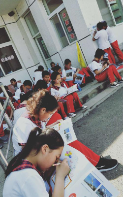 承德市双滦区乐知学园培训学校有限公司阅读区