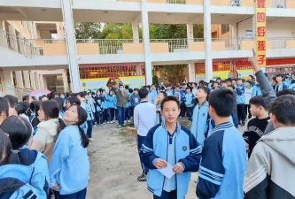 南宁市伶俐中学阅读区
