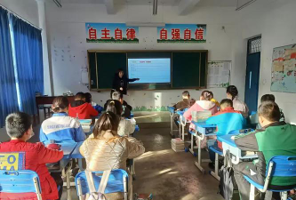 伏家镇向阳初级中学阅读区