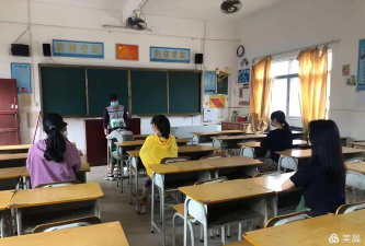 罗定市生江镇中心小学阅读区