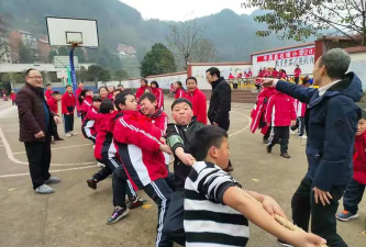 平昌县石垭小学红花后勤服务部阅读区