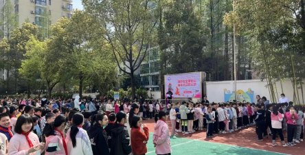 申藏中心小学阅读区