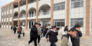 成都市平安初级中学阅读区