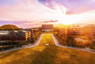 贵州大学子弟中学阅读区
