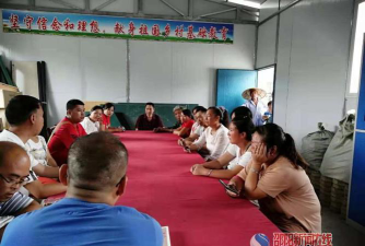 隆回县桐木桥中学阅读区