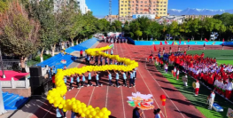 和静县第二小学阅读区