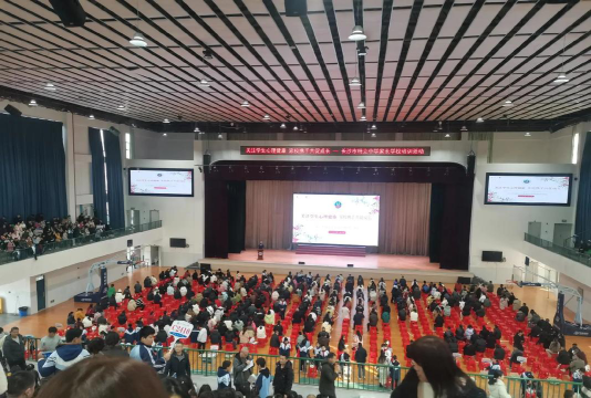 随州市曾都电子工业学校阅读区