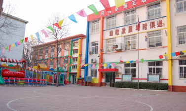 信息产业部电子第五研究所幼儿园阅读区
