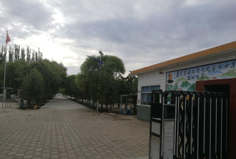 温巴什乡开外孜勒克中学阅读区