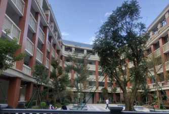 华南师范大学附属湛江学校阅读区