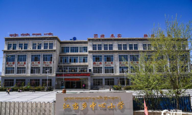 拉萨市新世纪学校阅读区