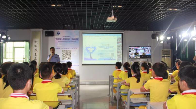 香洲区雅景小学阅读区