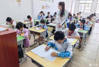 海口市星海幸福学校 （原海口市海台金华学校）阅读区