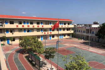 兴隆县孤山子乡初级中学阅读区