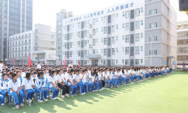 长沙育英中等职业学校阅读区