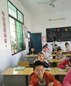 衡阳市岳屏小学阅读区