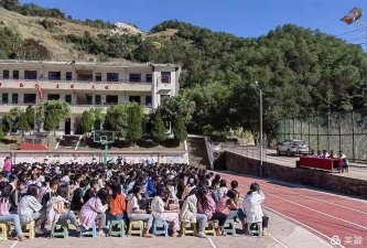 思茅市景东县龙街乡中学阅读区