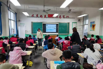 武汉市江夏区郑店小学阅读区