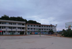 富东中学阅读区