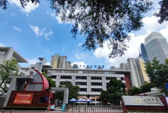 大连市天河中学阅读区