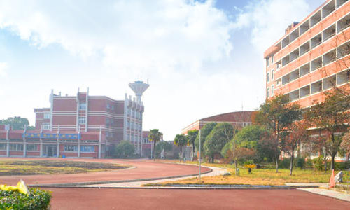 莱西市成人中等专业学校
