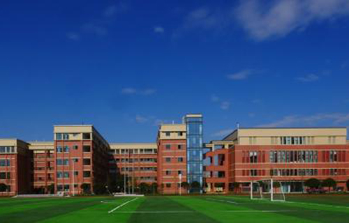 新都区龙桥镇初级中学校