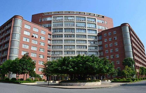 丽江市卫生学校