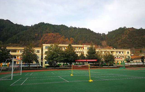 江油市贯山乡初级中学校